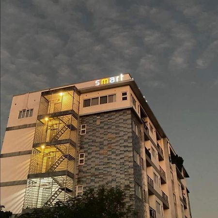 Smart Condominium Bldg, Cagayan De Oro City Eksteriør billede